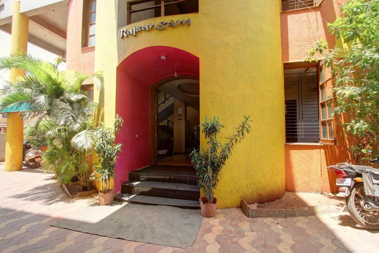 Hotel Rajsangam International 巴达米 外观 照片
