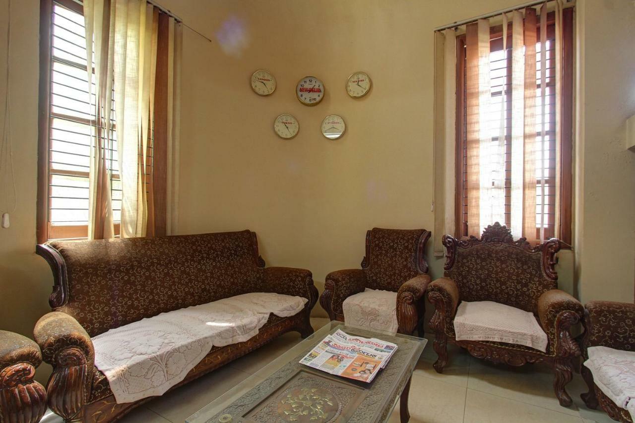 Hotel Rajsangam International 巴达米 外观 照片