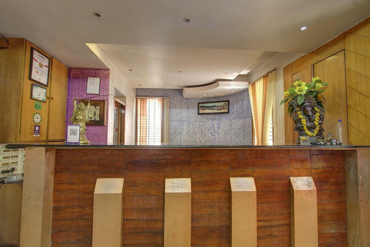 Hotel Rajsangam International 巴达米 外观 照片