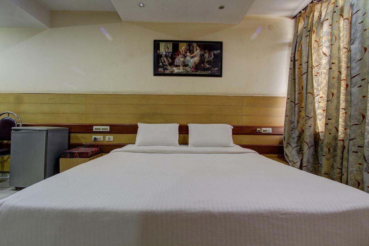 Hotel Rajsangam International 巴达米 外观 照片